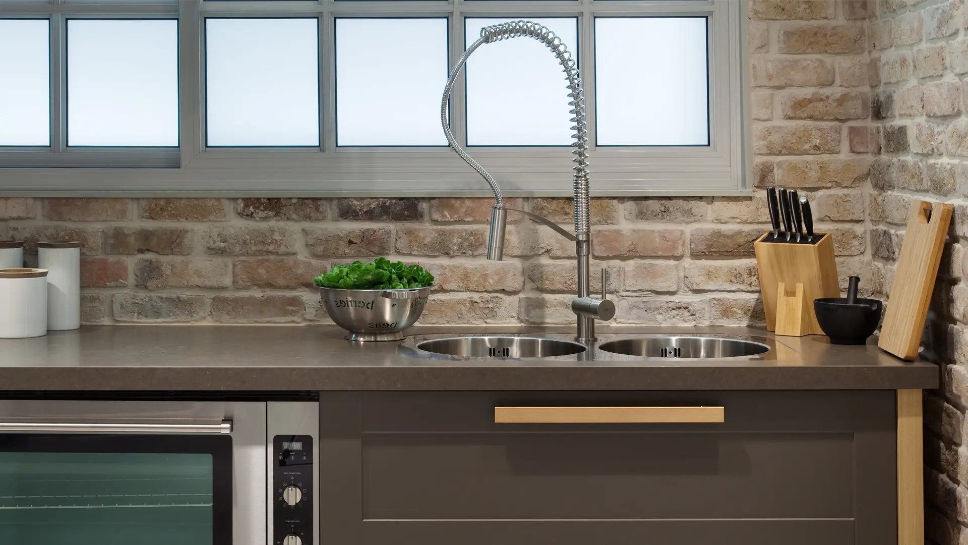 lagos-blue-4350-caesarstone-boyutlar-3050mm-1440mm-kalınlık-12mm-20mm-30mm-kuvars-plakalar-classico-koleksiyon-kuvars-mutfak-tezgahı-kuvars-banyo-tezgahı-mimari-proje-görseli