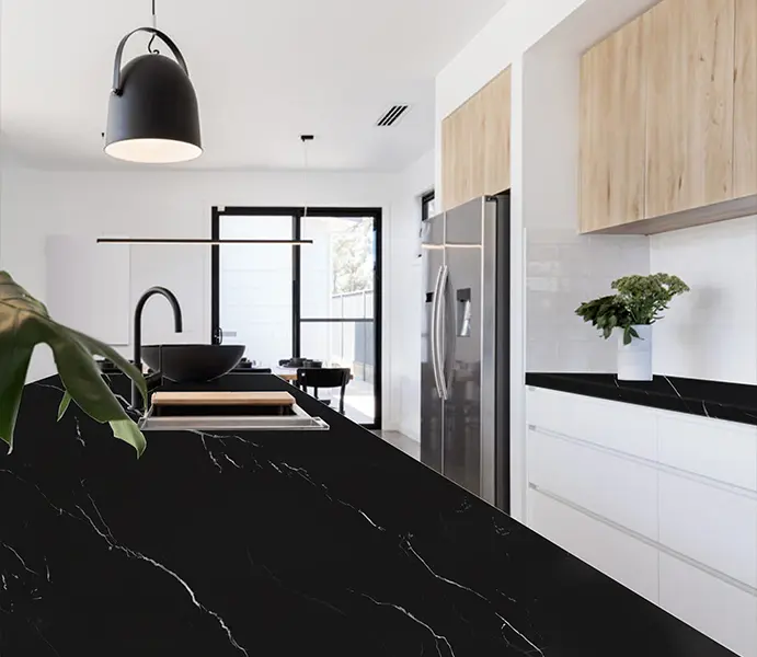 nero-marquina-6075-grande-massimo-boyutlar-3200mm-1600mm-kalınlık-12mm-yüzey-lüks-orgatech-porselen-plakalar-marble-koleksiyon-porselen-mutfak-tezgahı-porselen-banyo-tezgahı-mimari-proje-görseli